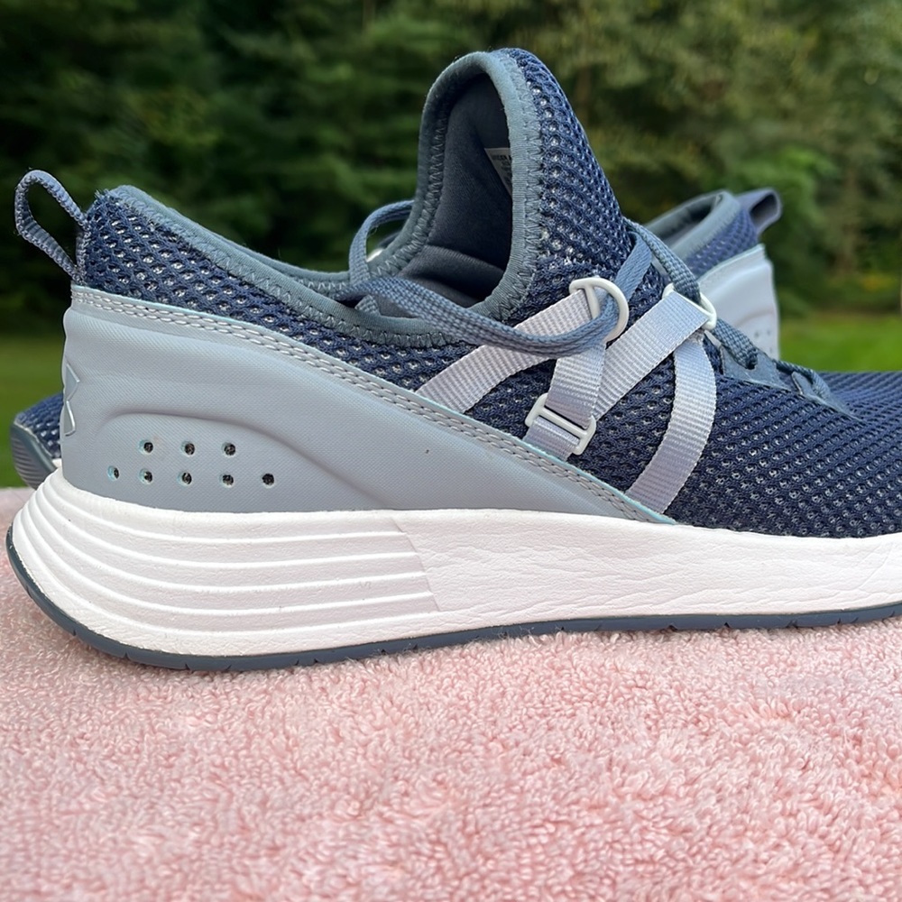 UNDER ARMOUR BREATHE
TRAINING SHOE - WOMEN'S - Picture 9 of 10
